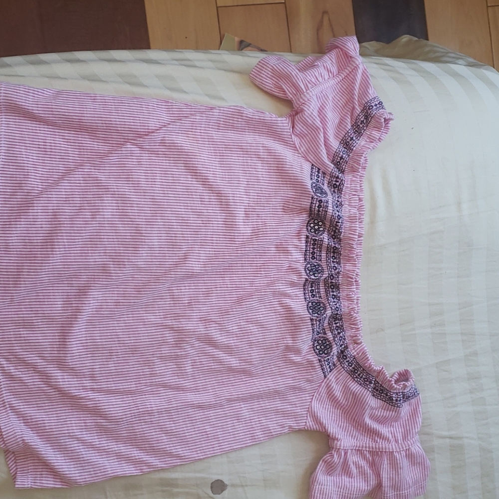 I am selling my clothes for money for small busin